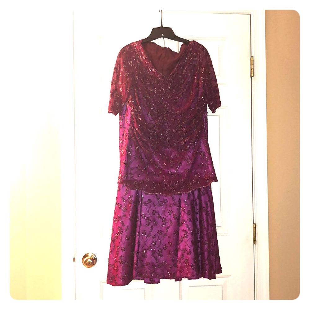 Custom-Made Maroon Beaded 2 Piece Gown🌺